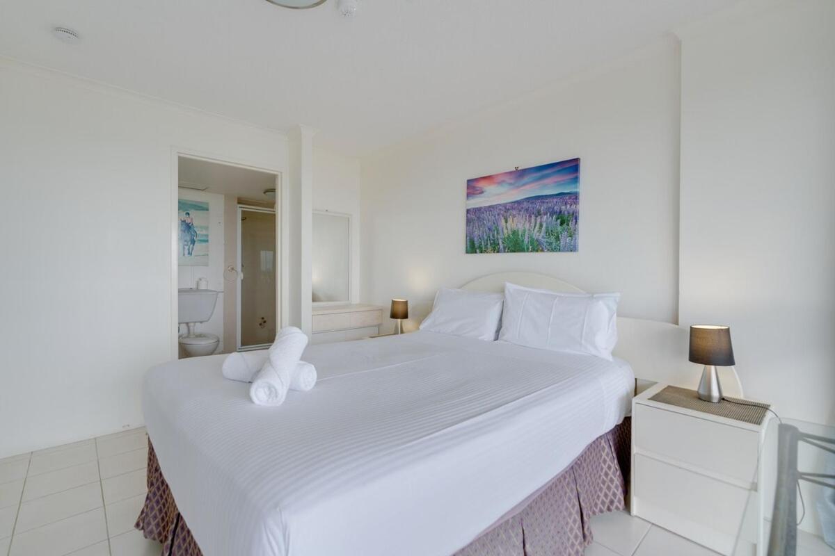 Apartment Coastal 2-bedroom Retreat With Pool & Tennis Court