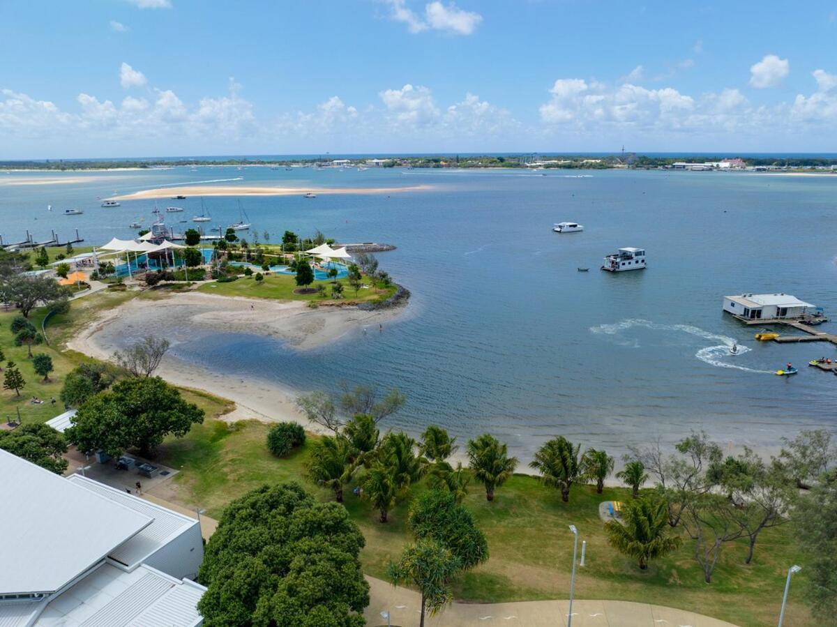 Apartment Coastal 2-bedroom Retreat With Pool & Tennis Court *